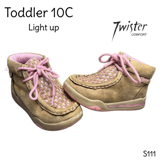 10c twister shoes